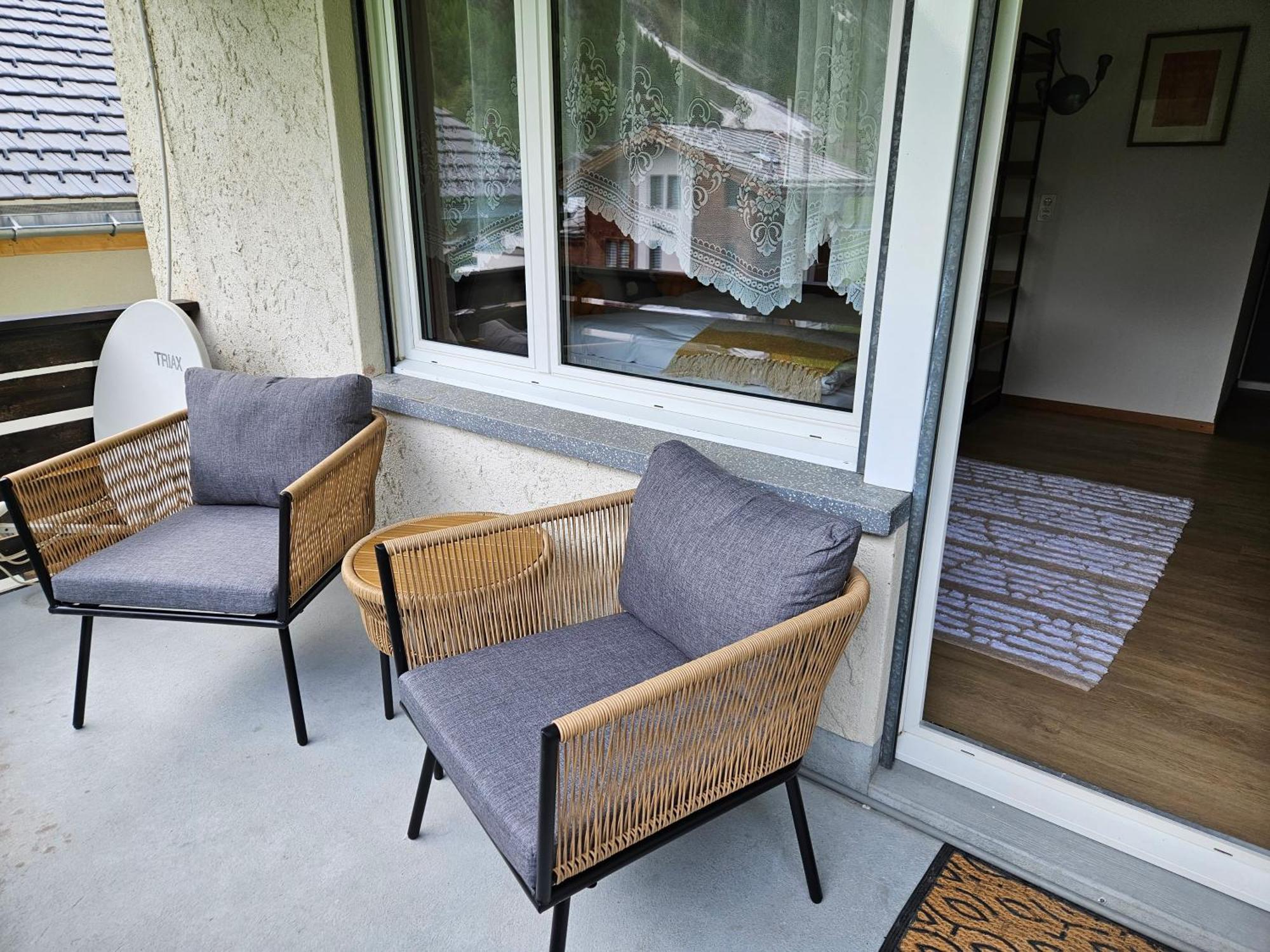 Apartment Klein Matterhorn - Haus Miranda Täsch Eksteriør billede
